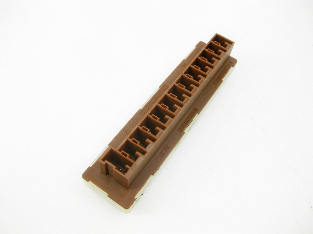 Mercedes-Benz  A0009820012 Розподільник потенціалів E-class W212 E-class S212 CLS C218 CLS Shooting Brake X218 CLA Shooting Brake X117 CLA C117 GLA X1 Одесса - изображение 6