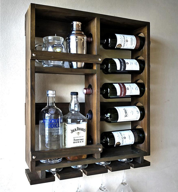 Настенная винная полка 