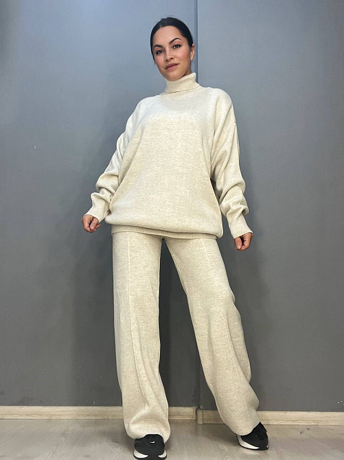 Костюм женский My fashion 202401-101 брюки со стрелкой шнурок и удлиненный свитер оверсайз one size, світло-бежевый, one size Киев - изображение 5