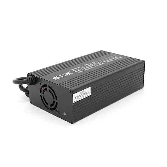 Зарядний пристрій для акумуляторів LiFePo4 24V(29,2V),8S,15A, штекер Triangle plug (T-tipe/C13/IEC). Київ