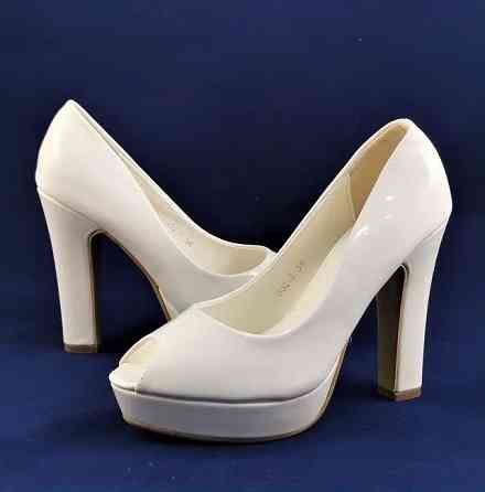 Жіночі Білі Туфлі на Кабуці Лакові моделі (розміри: 37) - 02-2 Дніпро