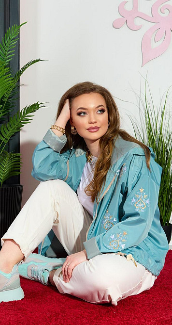 Стильна вітровка з вишивкою (52) Київ - фото 1