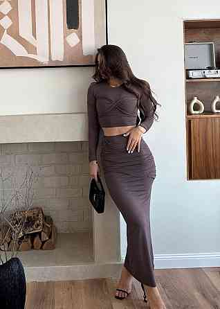 Жіночий облягаючий костюм: топ і спідниця зі складками мікродайвінг Шоколад, 46/48 Одеса