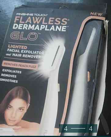 Тример для обличчя Flawless Dermaplane GLO. Київ