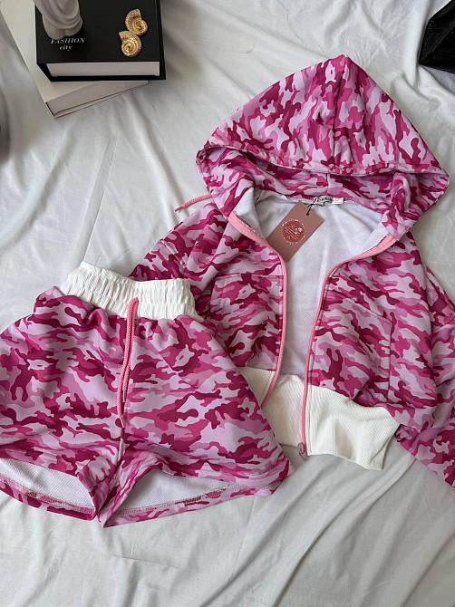Жіночий принтований костюм двійка: укорочена кофта та шорти в мілітарі стилі петлі + рибана Рожевий, 46/48 Одеса - фото 4