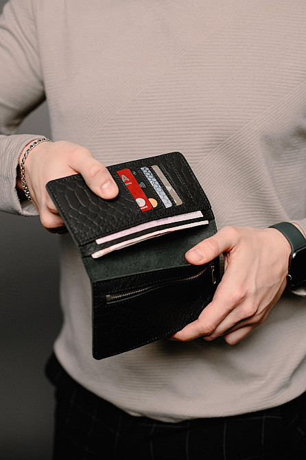 Мужское портмоне из натуральной кожи тиснение питон SR007 (Черный) Сумы - изображение 5