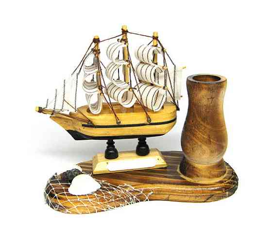 Підставка настільна для ручок Вітрильник з дерева Київ