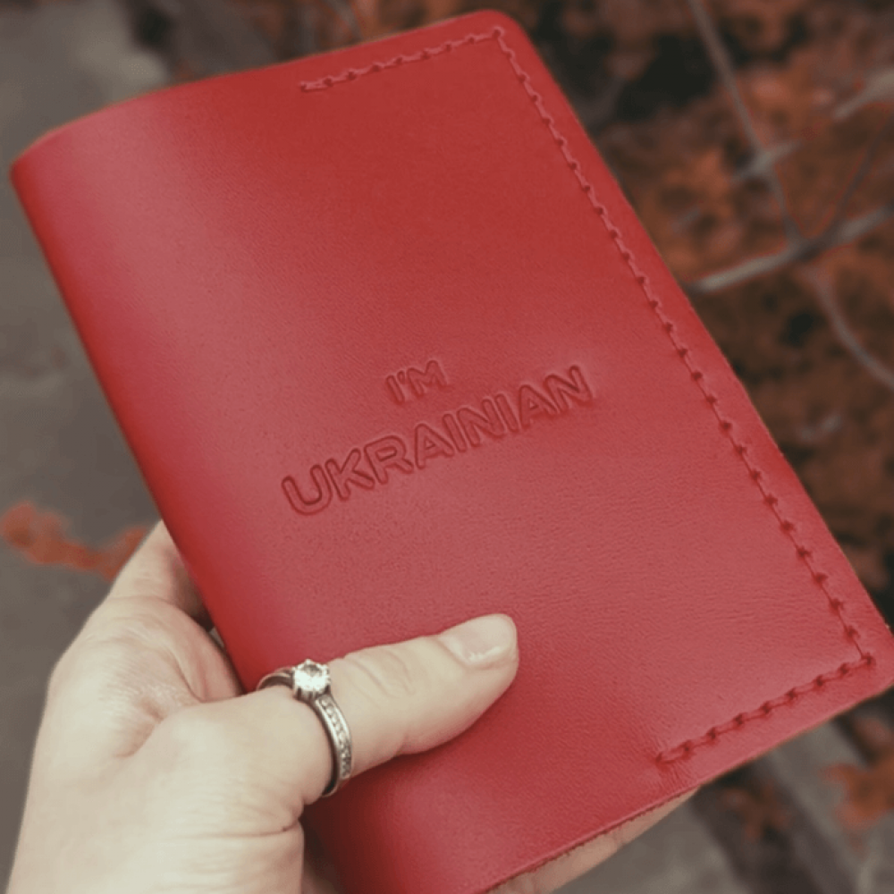 Шкіряна паспортниця Червона Юа, стильний практичний чохол зі шкіри з тисненням, обкладинка для паспорта жіночаMasterSem Київ - фото 5