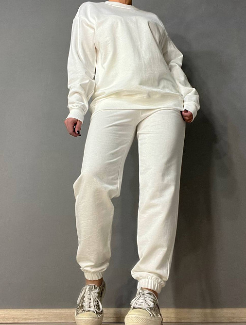 Костюм женский Pepper&mint FA24-01 базовый двунитка без утепления свитшот оверсайз и джогеры на резинке белый, белый, S Киев - изображение 13