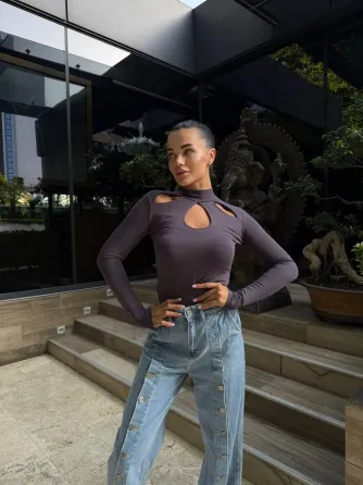 Стильний жіночий лонг з трендовими вирізами спереду Одеса