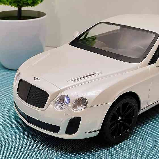 Машинка на радіокеруванні Bentley гумові колеса світло масштаб 1:14 Біла (2048A) Чернігів