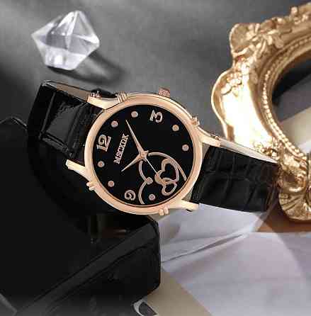 Подарочный набор для женщин: наручные часы 2 кольца ожерелье и 4 серьги 2 заколки в подарочной коробочке Киев