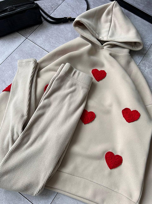 Женский теплый прогулочный костюм двойка с сердечками трехнить на флисе + ангора рубчик Беж, 46/48 Одесса - изображение 1