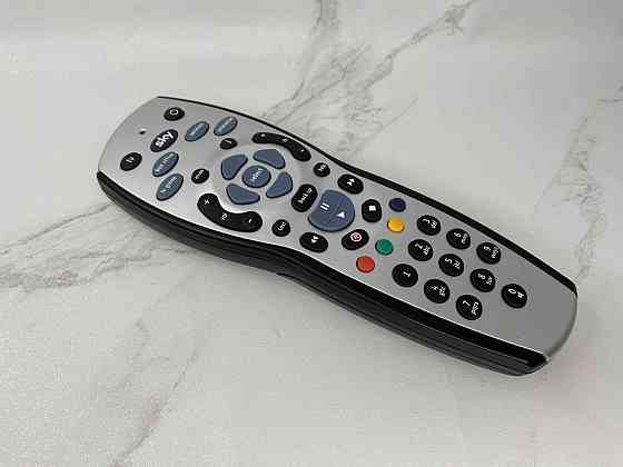 Б/в Пульт дистанційного керування Sky HD Plus Remote Control, для Sky HD та Sky Plus, вже запрограмований, сріблясто-чорний Київ