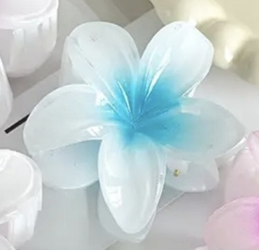 Заколка-крабік квітка Білий з блакитною серединкою Смела - изображение 1