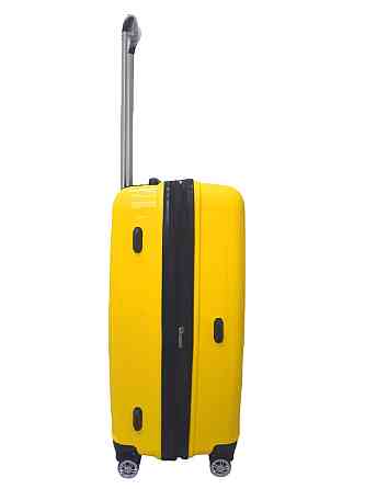 Чемодан пластиковый AIRTEX 241 средний 68 см желтый Киев