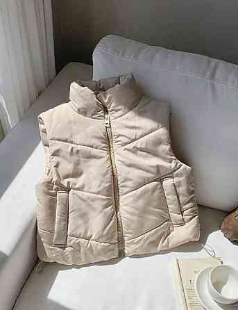 Жіноча укорочена жилетка з кишенями на блискавці плащівка еммі на синтепоні Одеса