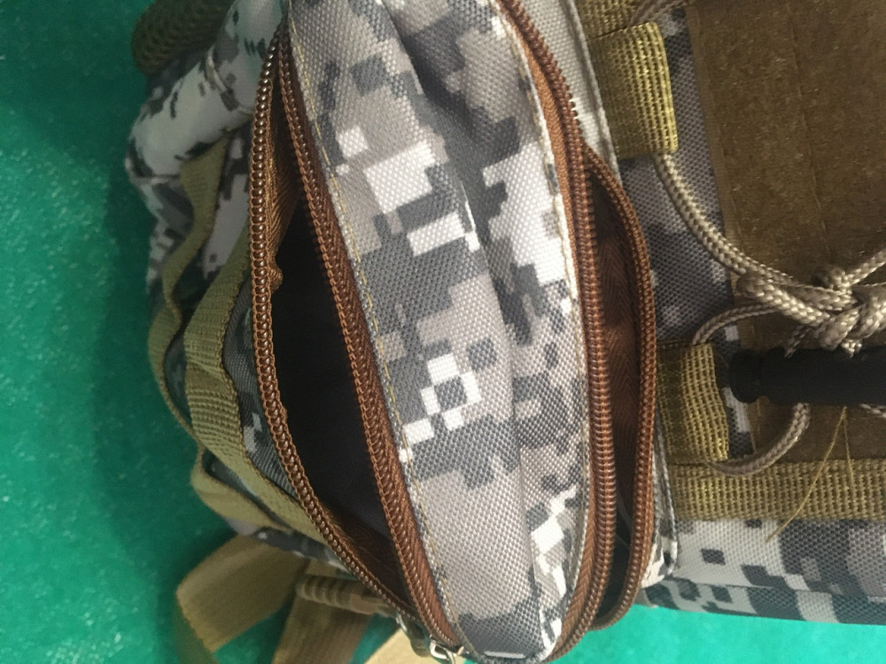 Мужская сумка тактическая через плечо хаки, пиксель - размер сумки 35*21см, 3 кармана, с USB шнуром Киев - изображение 7