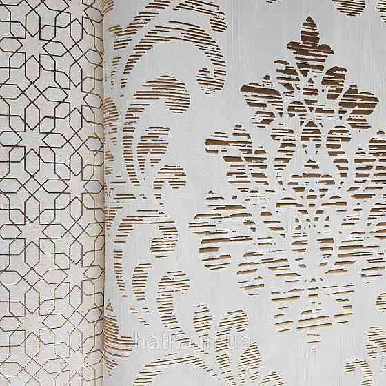 Шпалери флізелінові еко Galerie Metallic FX 0,53Х10 англія вензелі завитки золотом структурних на ясно сірому Київ