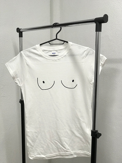 Футболка unisex с принтом  груди. Черновцы - изображение 1