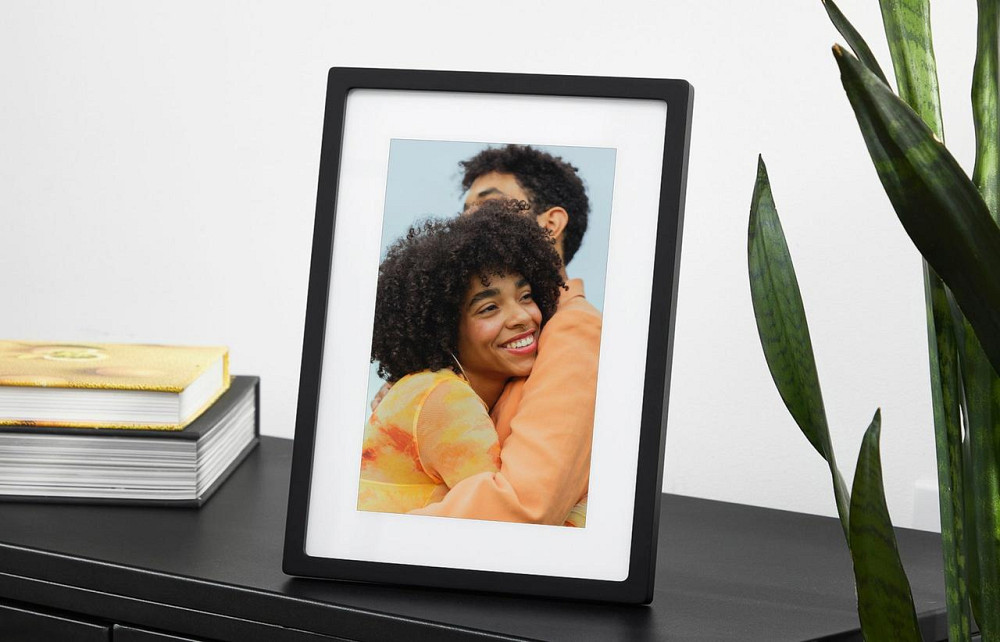 Цифрова фоторамка Skylight 10” з сенсорним дисплеєм, Wi-Fi, пам’ять 8 ГБ до 8000 фото, IPS 1280x800, з додатком Київ - фото 2