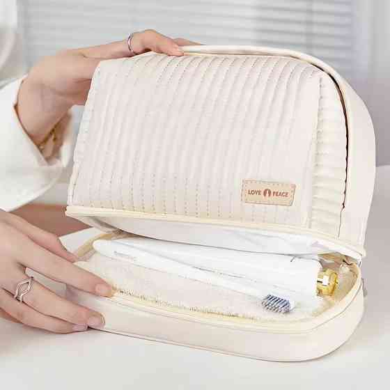 Косметичка для пренадлежностей из искусственной кожи для макияжа,бежевый Каменец-Подольский