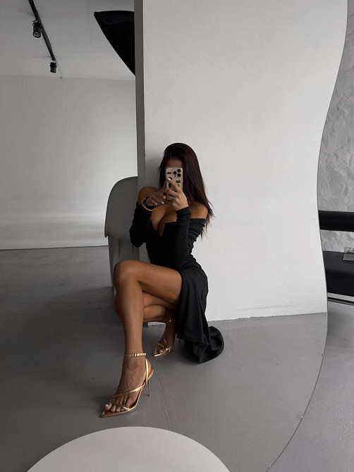 Жіноче романтичне вечірнє мідіплаття з розрізом 46/48 Одеса - фото 2