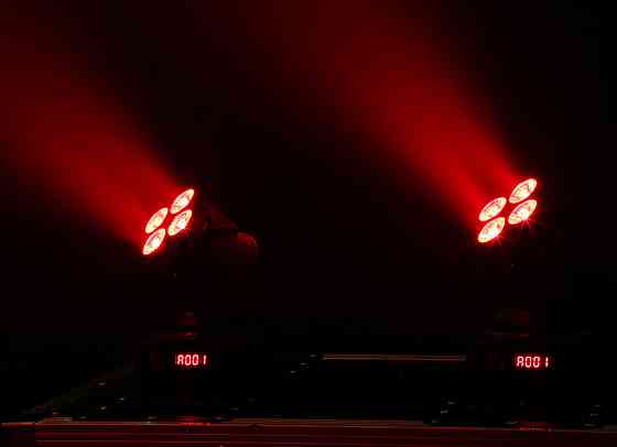 Світлодіодна обертова головка MHL36 Wash 4x 9 Вт BEAMZ Уцінака! Рівне