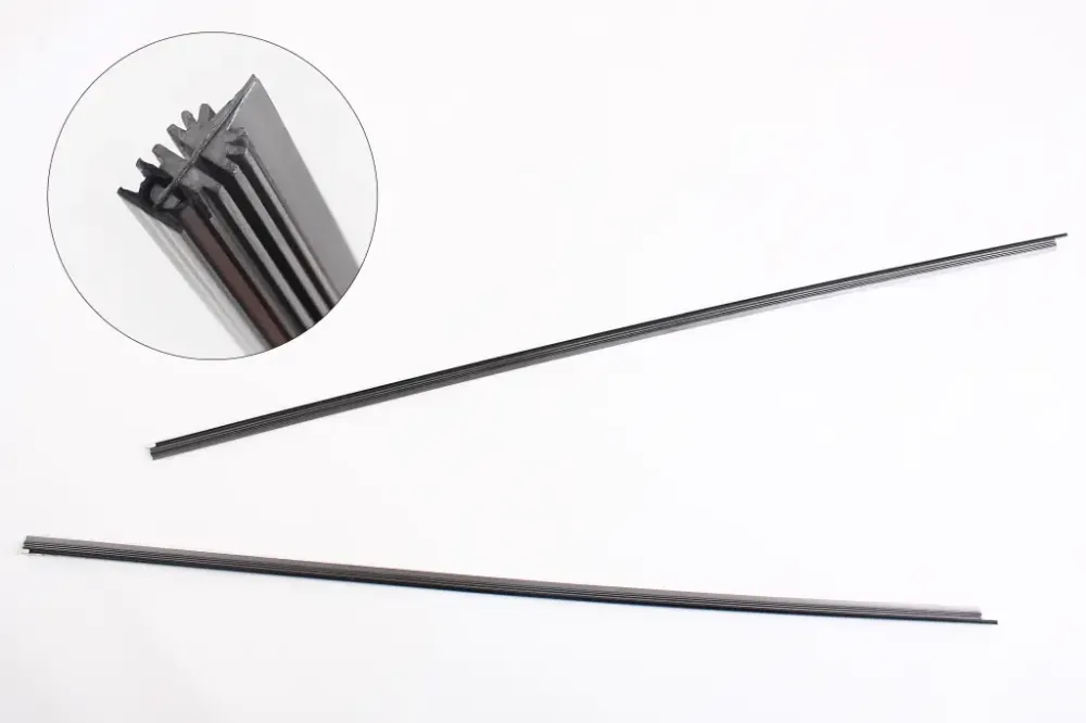 Резинка щетки каркас. стеклоочистителя 70 см 28 с пласт. направляющей Alca графит елка (2 шт.) Винница - изображение 1