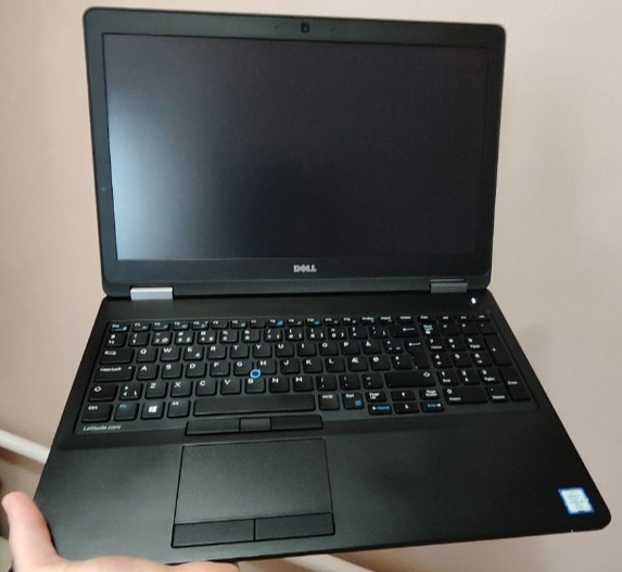 Ноутбук: DELL 5570 15.6 Full HD IPS 8/256Gb. i5-6440HD. Киев - изображение 8