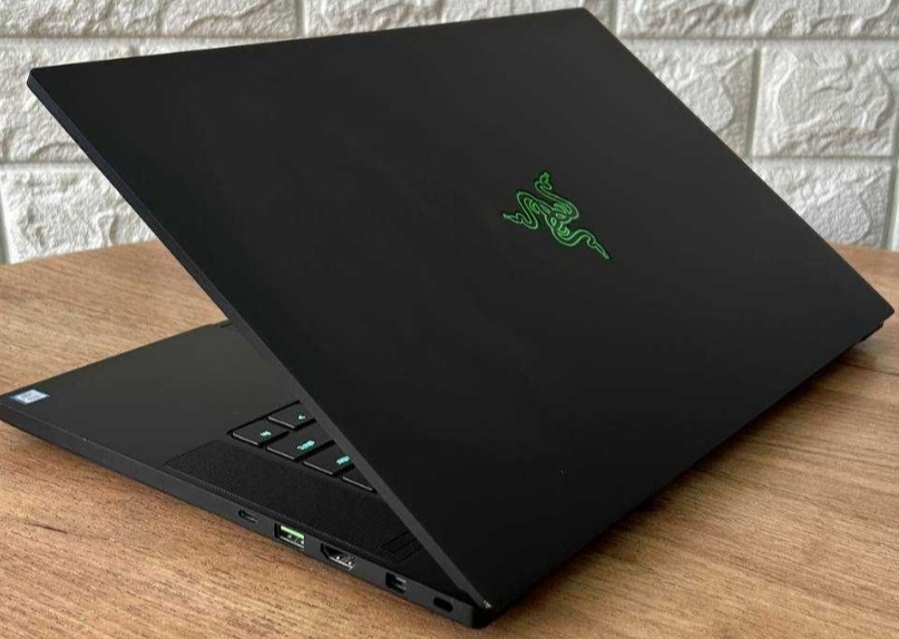 Ноутбук: Razer Blade 15 FHD IPS 144Hz. i7-8750H , 16Gb. SSD 512Gb. GTX1070 MaxQ.Razer Blade RZ09-02386 Киев - изображение 5