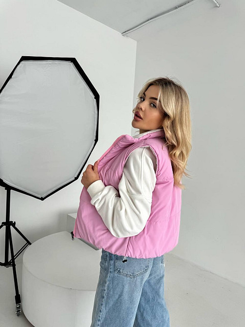 Жіноча двостороння жилетка з кулісками по боках та кишенею плащівка емі + силікон Одеса - фото 4