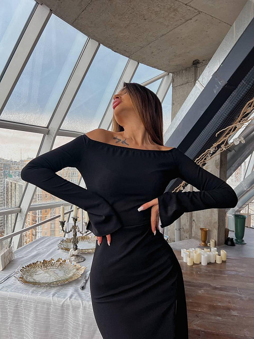 Женское элегантное праздничное платье с разрезом на ножке Одесса - изображение 6