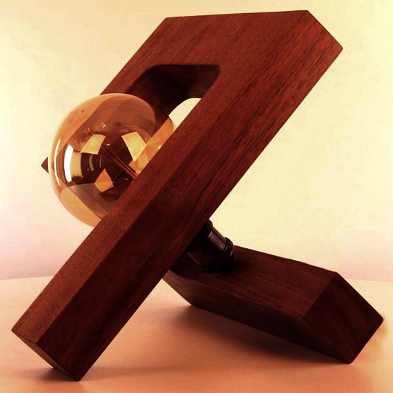 Светильник настольный 