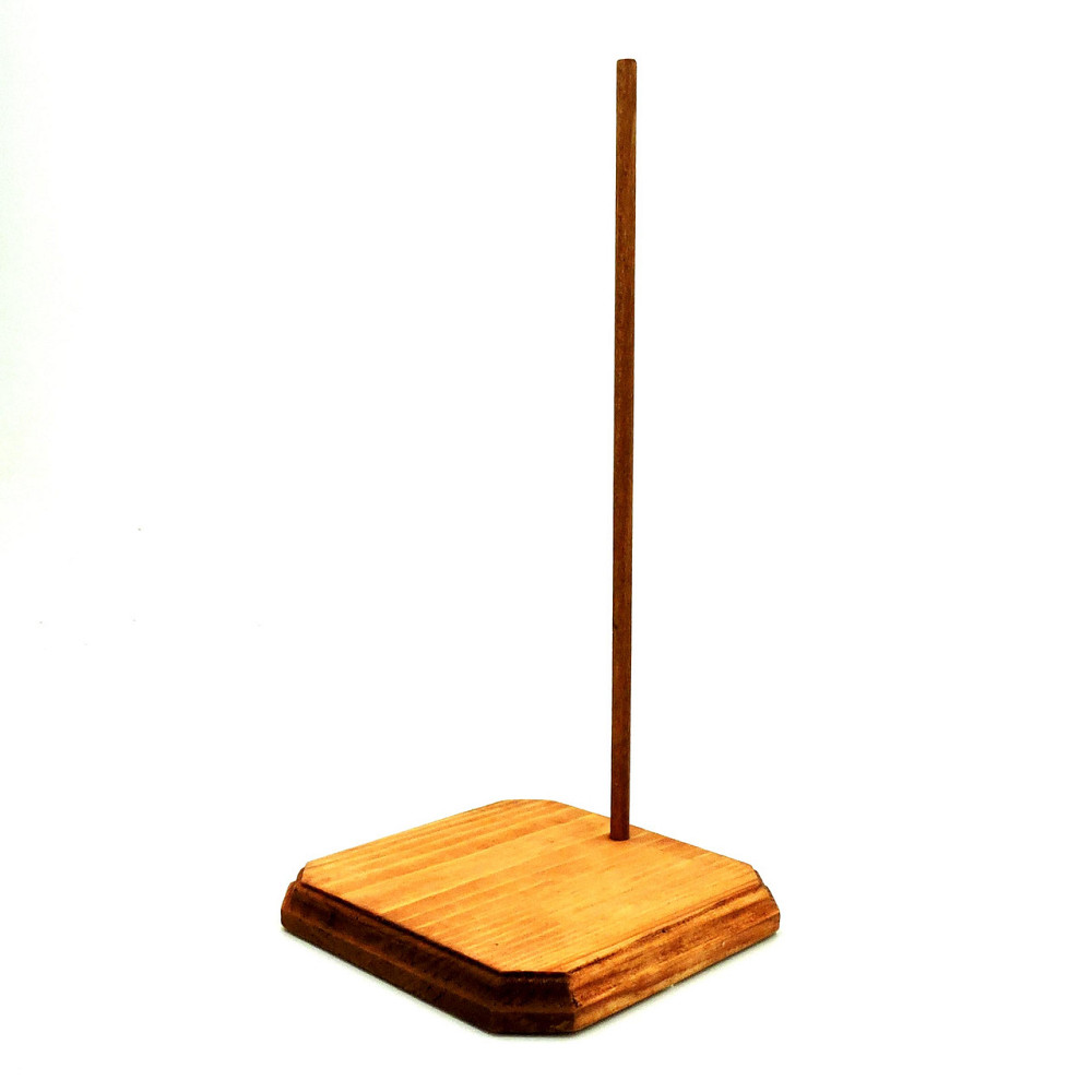 Подставка для кукол 