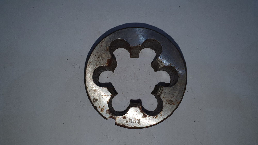 Плашка (лерка) дюймовая К 1 1/2. СССР. Харьков - изображение 1