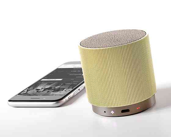 Портативний динамік Lexon Fine Speaker світле золото Рівне