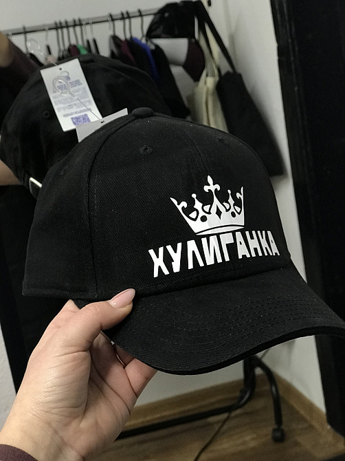 Черная бейсболка\ кепка премиум качества с надписью: 