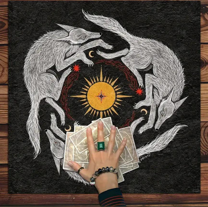 Алтарная скатерть с волками, солнцем и луной 75×75 см — оккультный декор для ритуалов и алтаря Киев - изображение 6