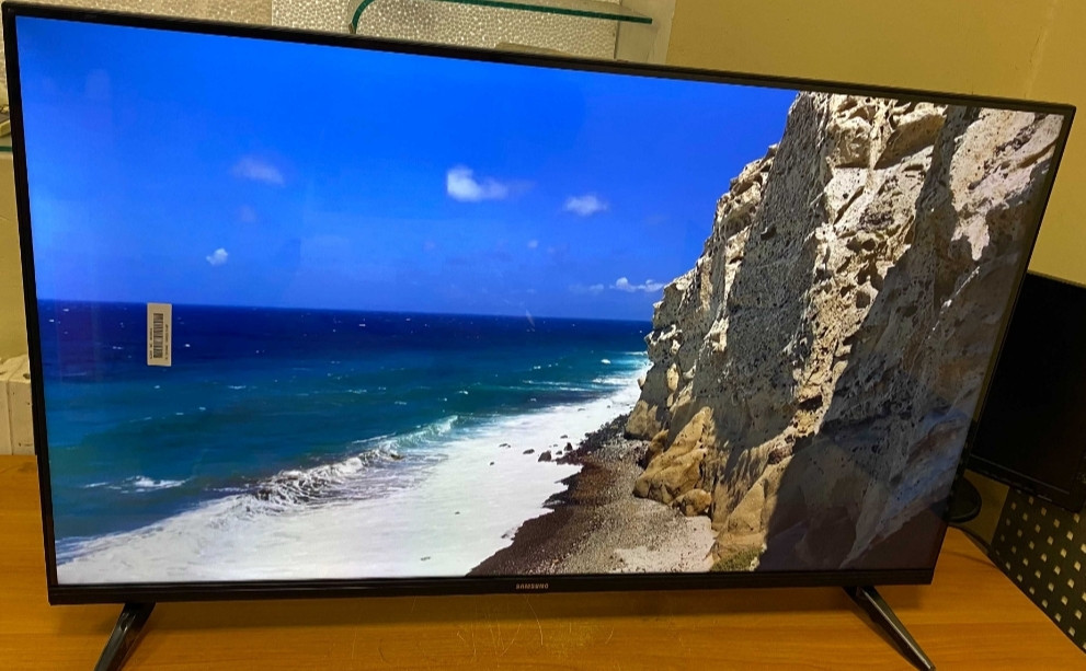 Телевизор Безрамный: 45