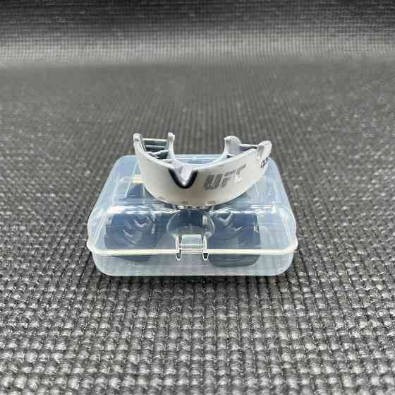 Капа OPRO Silver UFC доросла (вік 11+) White/Silver (ufc.102514003) Кам'янське