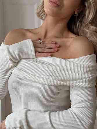 Жіноча романтична сукня максі з відкритими плечима ангора рубчик Молочний Одеса