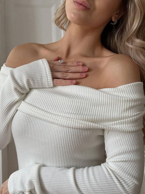 Жіноча романтична сукня максі з відкритими плечима ангора рубчик Молочний Одеса - фото 6