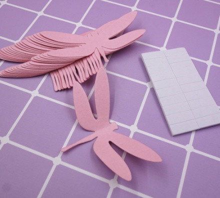 На стіну декор бабки світло-рожевий - у наборі 20 штук розміром 7*3,5 см, картон, є 2-х сторонній скотч Київ - фото 1