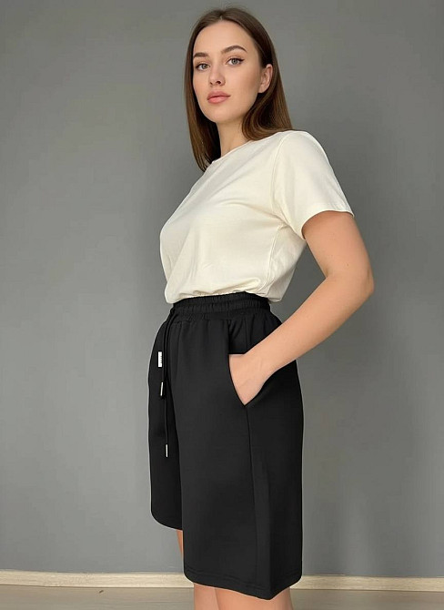 Шорти жіночі A-N 25178 трикотажні бермуди оверсайз до колін резинка на талії one size  чорні, чорний, one size Київ - фото 20