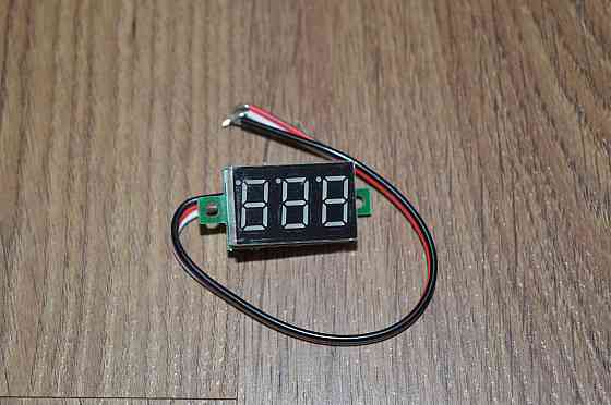 Вольтметр V20D цифровой встраиваемый постоянного тока 0-100V Красный (три провода) Полтава