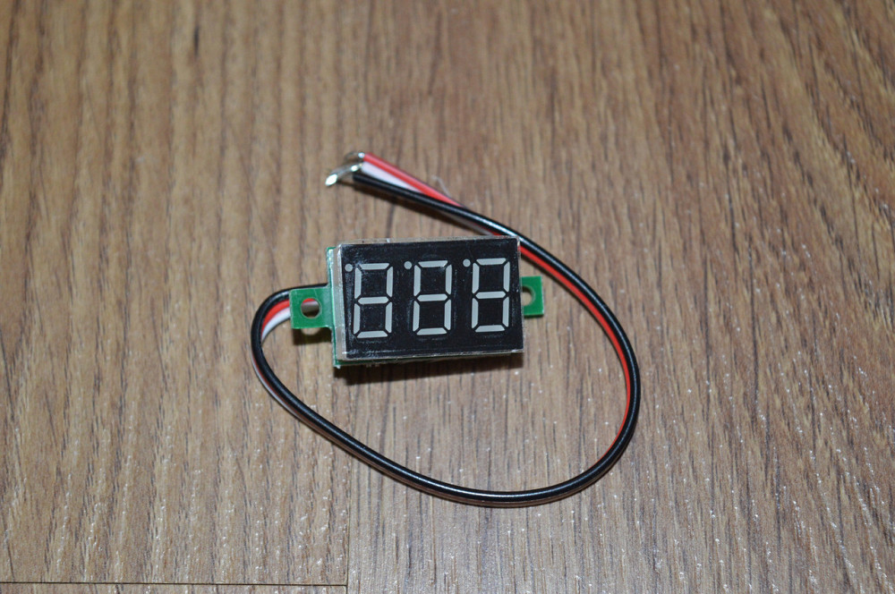 Вольтметр V20D цифровой встраиваемый постоянного тока 0-100V Красный (три провода) Полтава - изображение 1