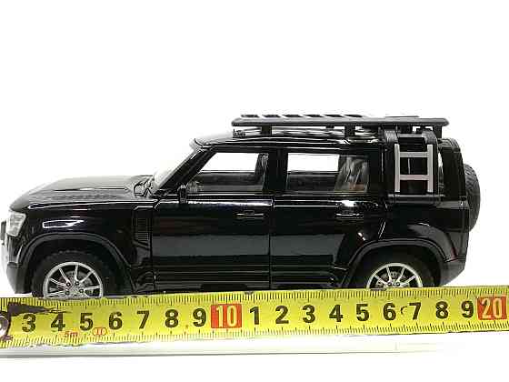 Машина Автосвіт Land Rover Defender інерційна масштаб 1:24 відчиняються двері капот багажник 21 см Чорна (AP-2018) Чернігів