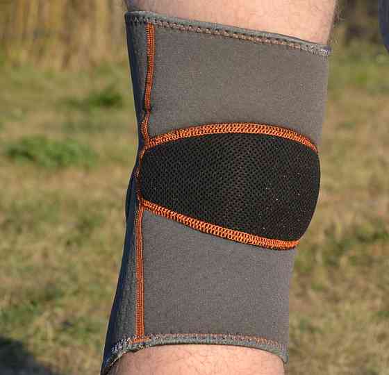 Наколінник MadMax MFA-297 Knee Support with Patella Stabilizer Dark Grey/Orange M Киев