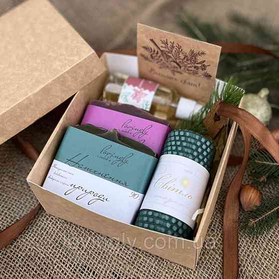 Подарочный набор для мужчины с натуральным мылом, массажной маселкой и свечей - зимний подарок Ирпень